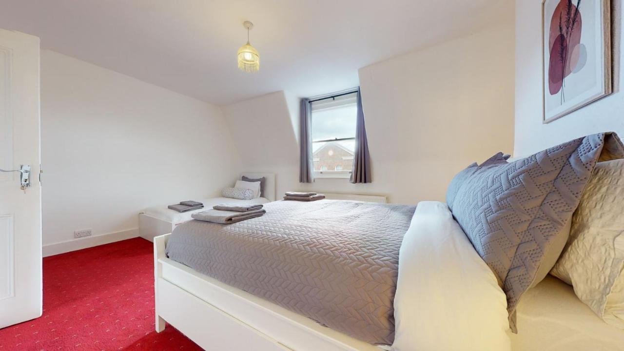 Cheerful 4 Bedroom Victorian House With Back Courtyard Londres Exterior foto